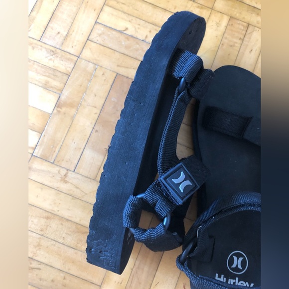 Hurley strappy sandals. Teva style - Picture 4 of 8